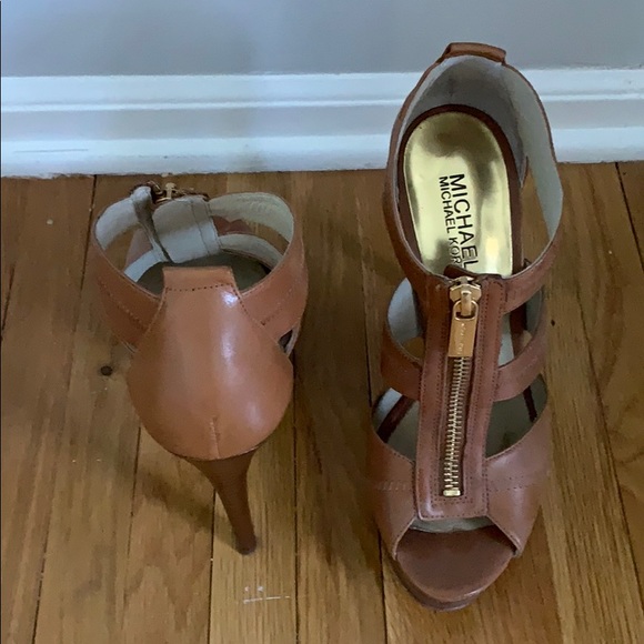 MK heels - Picture 2 of 2